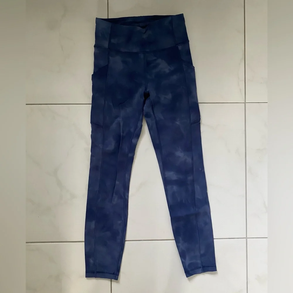 Lululemon - Invigorate 25” - size 4 - Picture 6 of 6